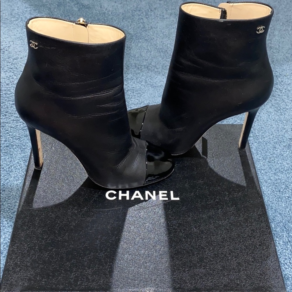 CHANEL SHORT LEATHER BOOTS